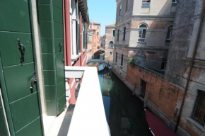 Sunny Canal a/c wifi, Venedig